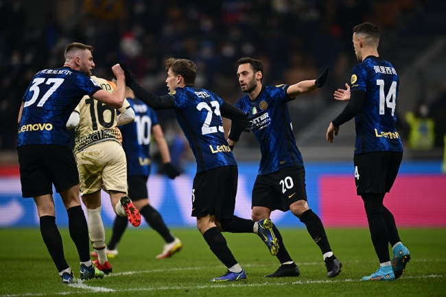 [中超]泽卡双响 山东泰山主场取胜