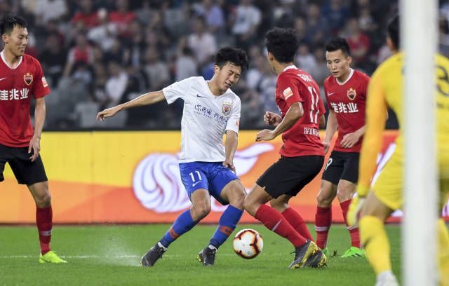 黑豹乐队热情燃唱《魔域》热血战歌