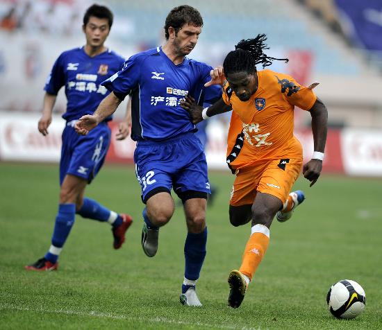 科贝：马德里街头出现了大量针对弗洛伦蒂诺的批评横幅