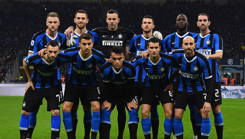 这个暑期档，《和平精英》掀起了一股“赛博吸猫”热潮