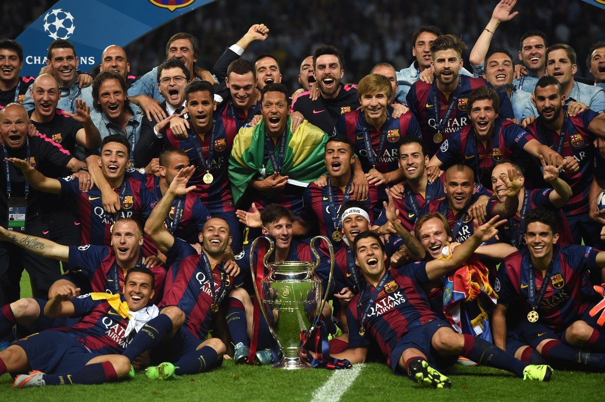 詹皇赛场怒瞪队友！连东契奇都难承受的表情，顿时惹争议