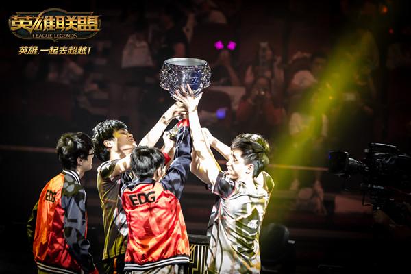 FaZe vs Legacy , Falcons vs OG 在 Austin Major Stage 2 第三轮